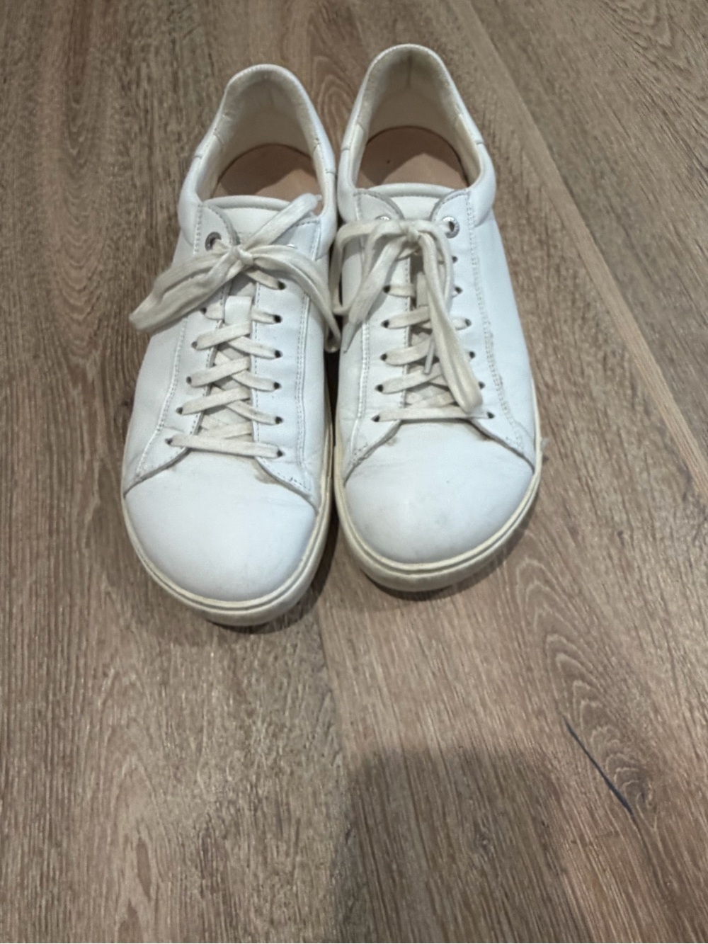 Women’s Classic White Leather Lace-Up Sneakers